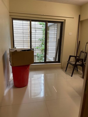 Team Area in 3 BHK Apartment at Elizabeth Home, Santacruz West – for Sale