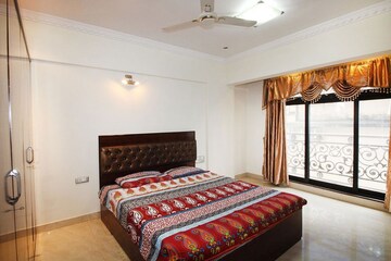 Bedroom in 3 BHK Apartment at Bandra West – for Rent
