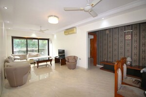 Living Room in 3 BHK Apartment at Bandra West – for Rent