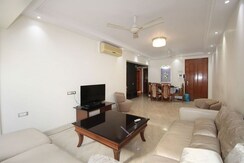 3 BHK + Pooja Room Apartment For Rent in Bandra West