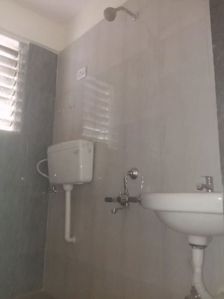 Bathroom, bhiwandi 1 Bedroom 470 Sq.Ft. Apartment In Bhiwandi Thane 10097014