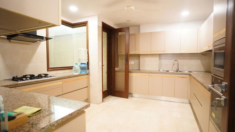 Room, new friends colony 3 Bedroom 2250 Sq.Ft. Builder Floor In New Friends Colony Delhi 10097025