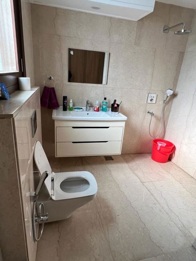 Bathroom, new friends colony 3 Bedroom 2250 Sq.Ft. Builder Floor In New Friends Colony Delhi 10097025