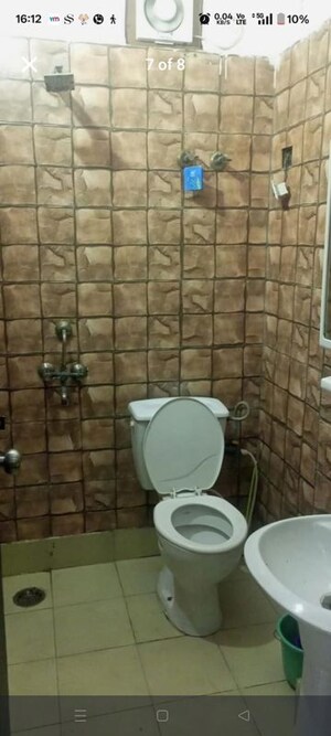 Bathroom in 2 BHK Builder Floor at ABCZ East Platinum, Sector 44 – for Rent