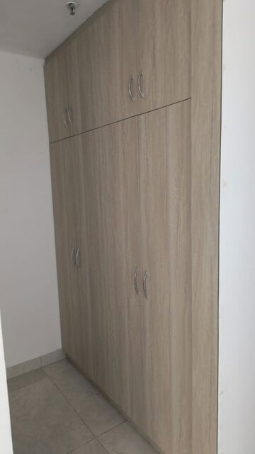 Furnished Amenities in 3.5 BHK Apartment at Shalimar One World Belvedere Court 3, Gomti Nagar – for Rent