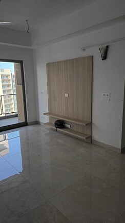 3.5 BHK + Servant Room Apartment For Rent in Shalimar One World Belvedere Court 3