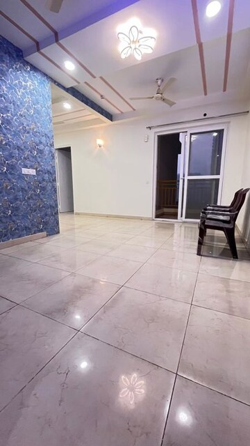 Room in 3 BHK Apartment at Civitech Stadia, Sector 79 – for Rent