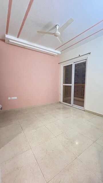 Room in 3 BHK Apartment at Civitech Stadia, Sector 79 – for Rent