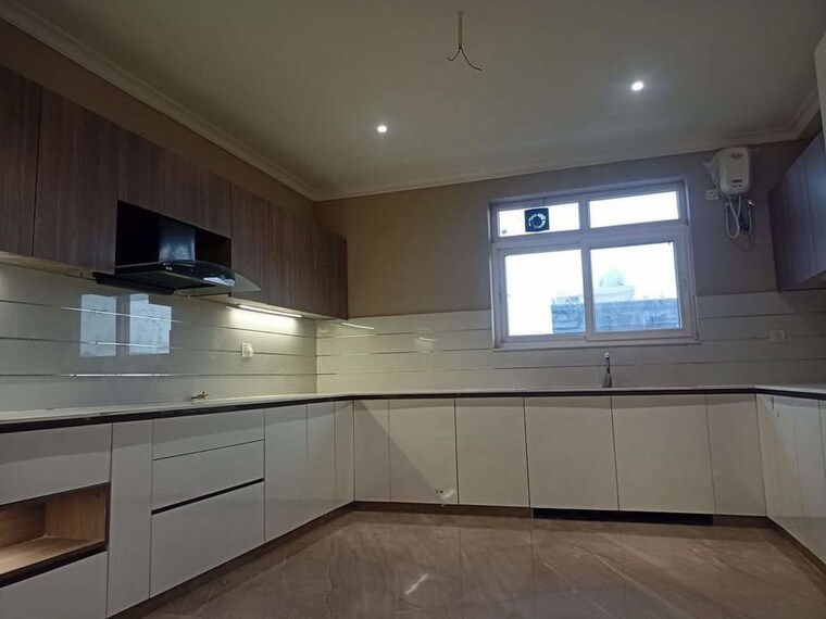 Kitchen, puri-kohinoor 3 Bedroom 140 Sq.Yd. Builder Floor In Sector 89 Faridabad 10097057