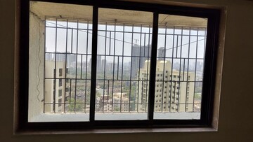 Room in 2 BHK Apartment at Runwal Garden City, Balkum Pada – for Rent