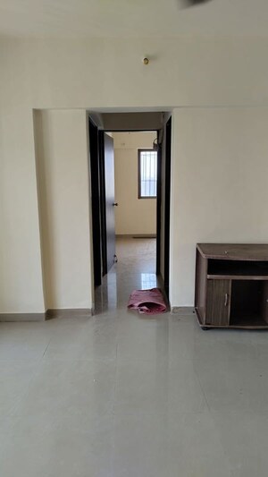 Room in 2 BHK Apartment at Runwal Garden City, Balkum Pada – for Rent