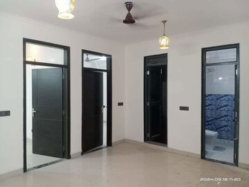 Room in 3 BHK Builder Floor at Vasant Kunj – for Rent