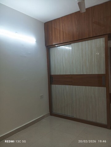 Room in 2 BHK Apartment at Signature Global Prime, Sector 63a – for Rent