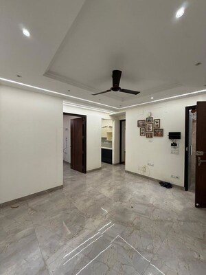 Room in 3 BHK Builder Floor at Sector 57 – for Rent