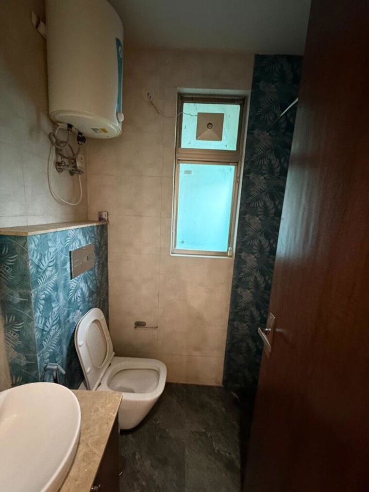 Bathroom, sector 57 3 Bedroom 2250 Sq.Ft. Builder Floor In Sector 57 Gurgaon 10097135