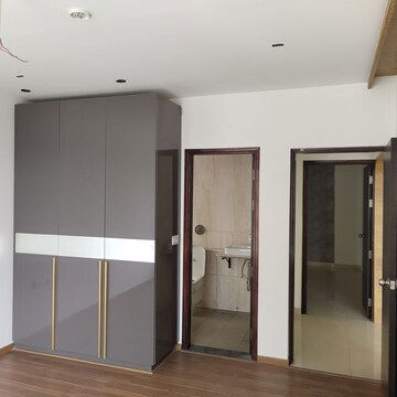 Room in 3 BHK Apartment at Marina Skies, Hi Tech City – for Rent