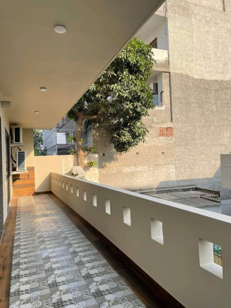 Balcony, puri-kohinoor 3 Bedroom 160 Sq.Yd. Builder Floor In Sector 89 Faridabad 10097258