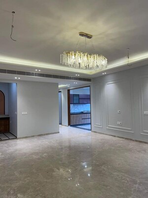 Room in 3 BHK Builder Floor at Puri Kohinoor, Sector 89 – for Sale