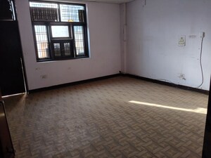  Warehouse For Rent in Sector 63
