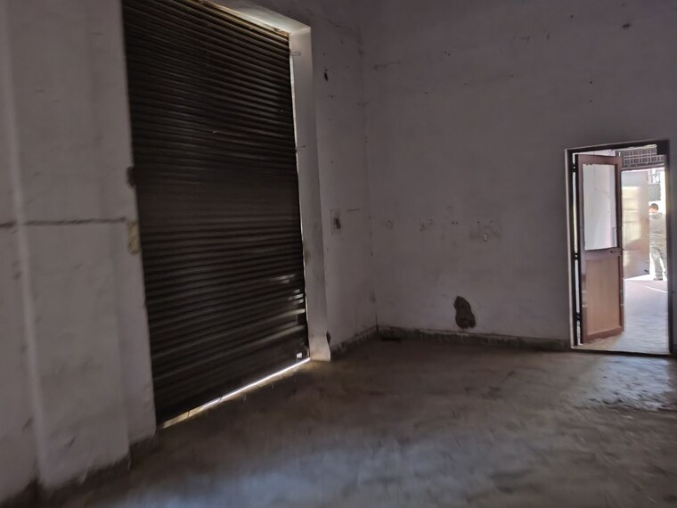 Room, sector 63 Commercial Warehouse 1602 Sq.Yd. In Sector 63 Noida 10097449