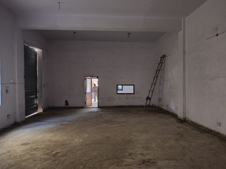 Room, sector 63 Commercial Warehouse 1602 Sq.Yd. In Sector 63 Noida 10097449