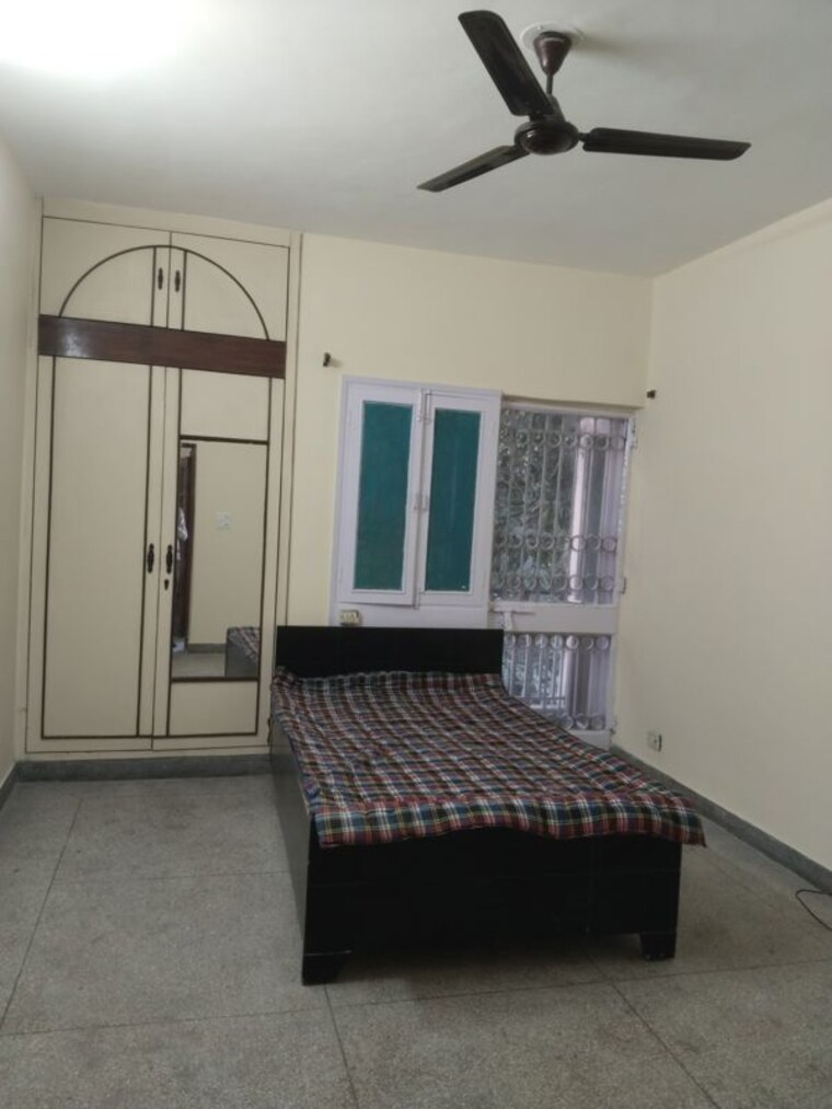 Bedroom, sarita vihar 3 Bedroom 1850 Sq.Ft. Apartment In Sarita Vihar Delhi 10097550
