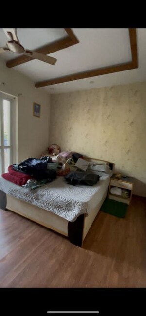 Bedroom in 3 BHK Apartment at Sector 81 – for Rent