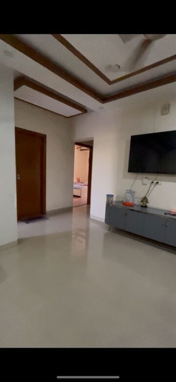 Room in 3 BHK Apartment at Sector 81 – for Rent