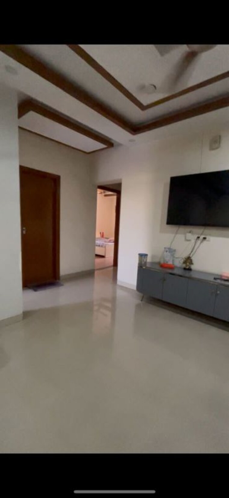 Room, sector 81 3 Bedroom 300 Sq.Yd. Apartment In Sector 81 Faridabad 10097571