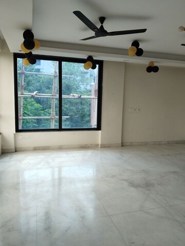 Room in 4 BHK Builder Floor at Jasola – for Rent