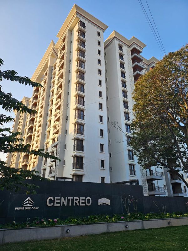 2 BHK Apartment For Sale in Centreo 