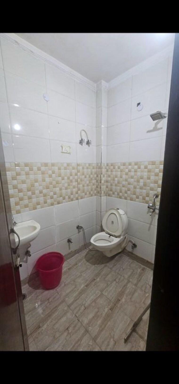 Bathroom, rohini sector 25 2 Bedroom 720 Sq.Ft. Builder Floor In Rohini Sector 25 Delhi 10097993