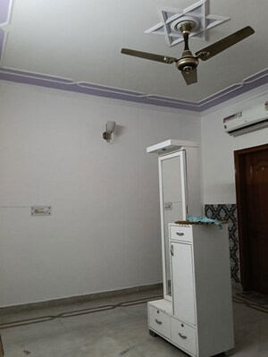 Room in 3 BHK Builder Floor at Sector 15 ii – for Rent