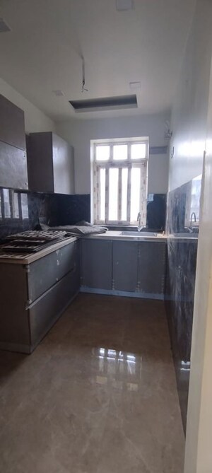 Kitchen in 2.5 BHK Builder Floor at Puri Kohinoor, Sector 89 – for Sale