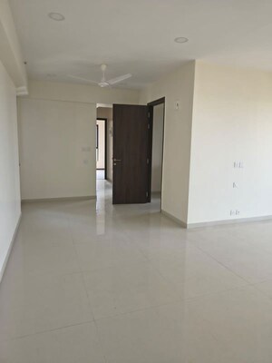 2 BHK Apartment For Rent in Adani Ten BKC, Bandra East