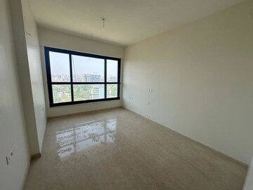 Room in 3 BHK Apartment at Kalpataru Magnus, Bandra East – for Rent