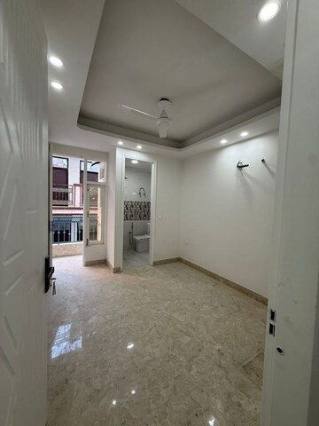 2 BHK Builder Floor For Rent in Saket