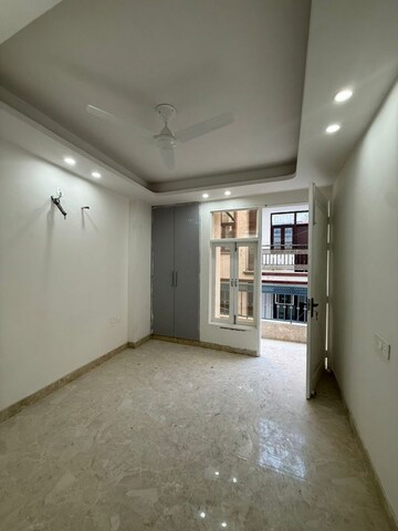 Room in 2 BHK Builder Floor at Saket – for Rent