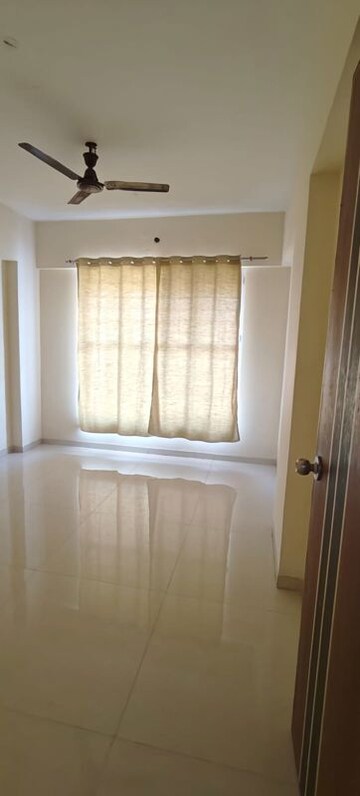 Room in 2 BHK Apartment at Sabari Shaan, Chembur – for Rent