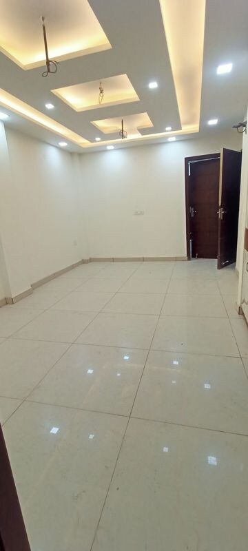 Bathroom in 2 BHK Builder Floor at RPS Palm Drive, Sector 88 – for Sale