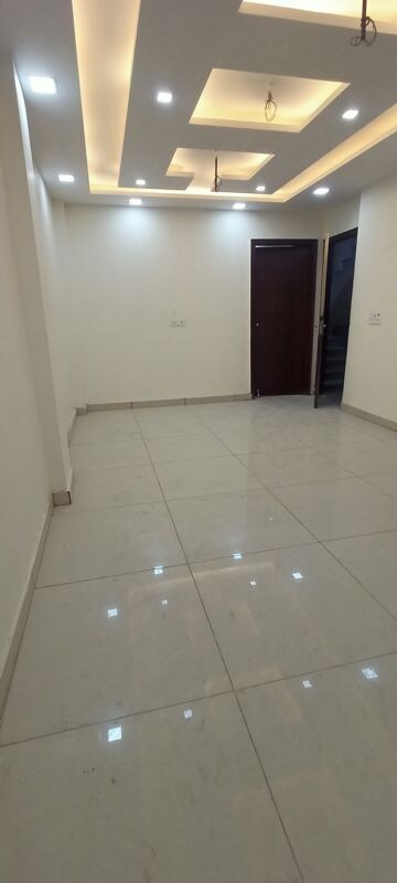 Bathroom in 2 BHK Builder Floor at RPS Palm Drive, Sector 88 – for Sale