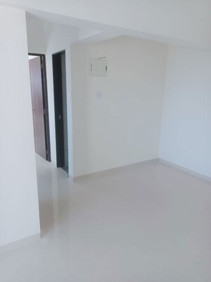 Room in 1 BHK Apartment at Bhoomi Samarth, Goregaon East – for Rent