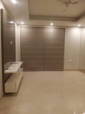 Room in 3 BHK Builder Floor at Amolik Aster Woods, Sector 98 – for Sale