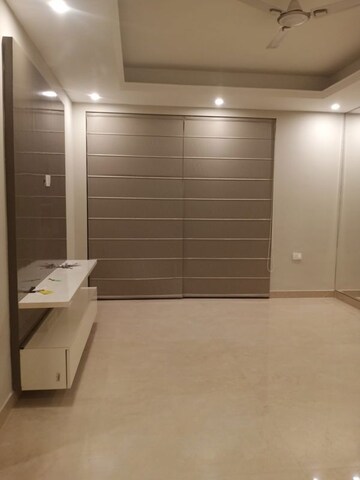 Room in 3 BHK Builder Floor at Amolik Aster Woods, Sector 98 – for Sale