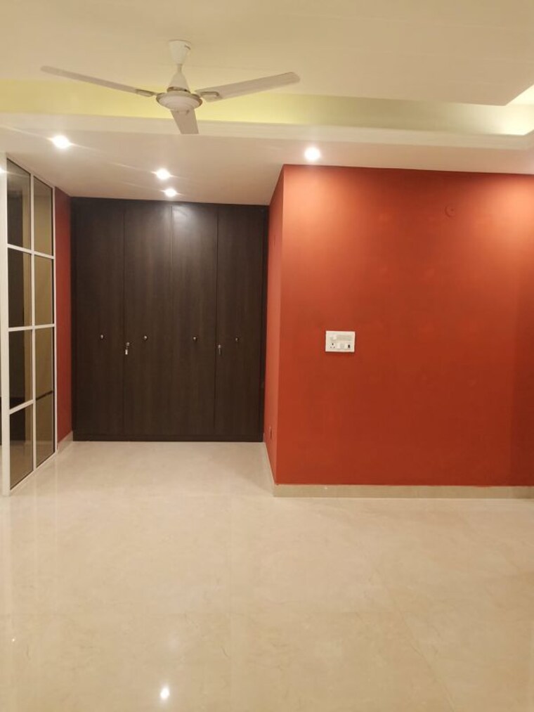 Room, amolik-aster-woods 3 Bedroom 180 Sq.Yd. Builder Floor In Sector 98 Faridabad 10098322