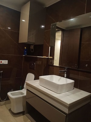 Team Area in 3 BHK Builder Floor at Amolik Aster Woods, Sector 98 – for Sale