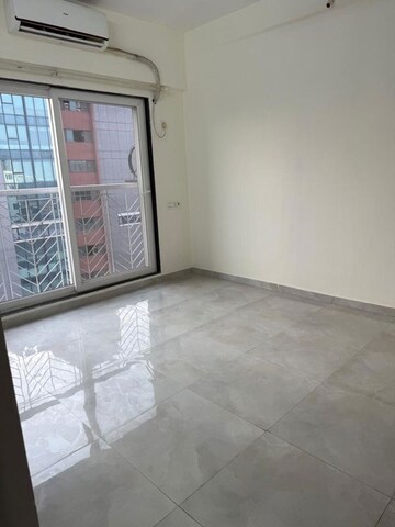 Room in 2 BHK Apartment at Yash Orion, Goregaon East – for Rent
