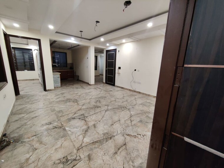 Room, amolik-aster-woods 3 Bedroom 180 Sq.Yd. Builder Floor In Sector 98 Faridabad 10098491