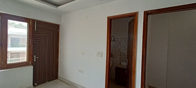 Room, amolik-aster-woods 3 Bedroom 150 Sq.Yd. Builder Floor In Sector 98 Faridabad 10098699