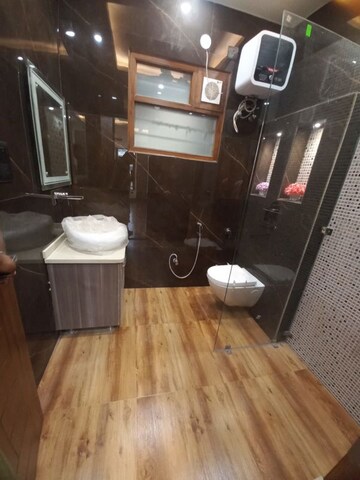 Team Area in 3 BHK Builder Floor at Amolik Aster Woods, Sector 98 – for Sale